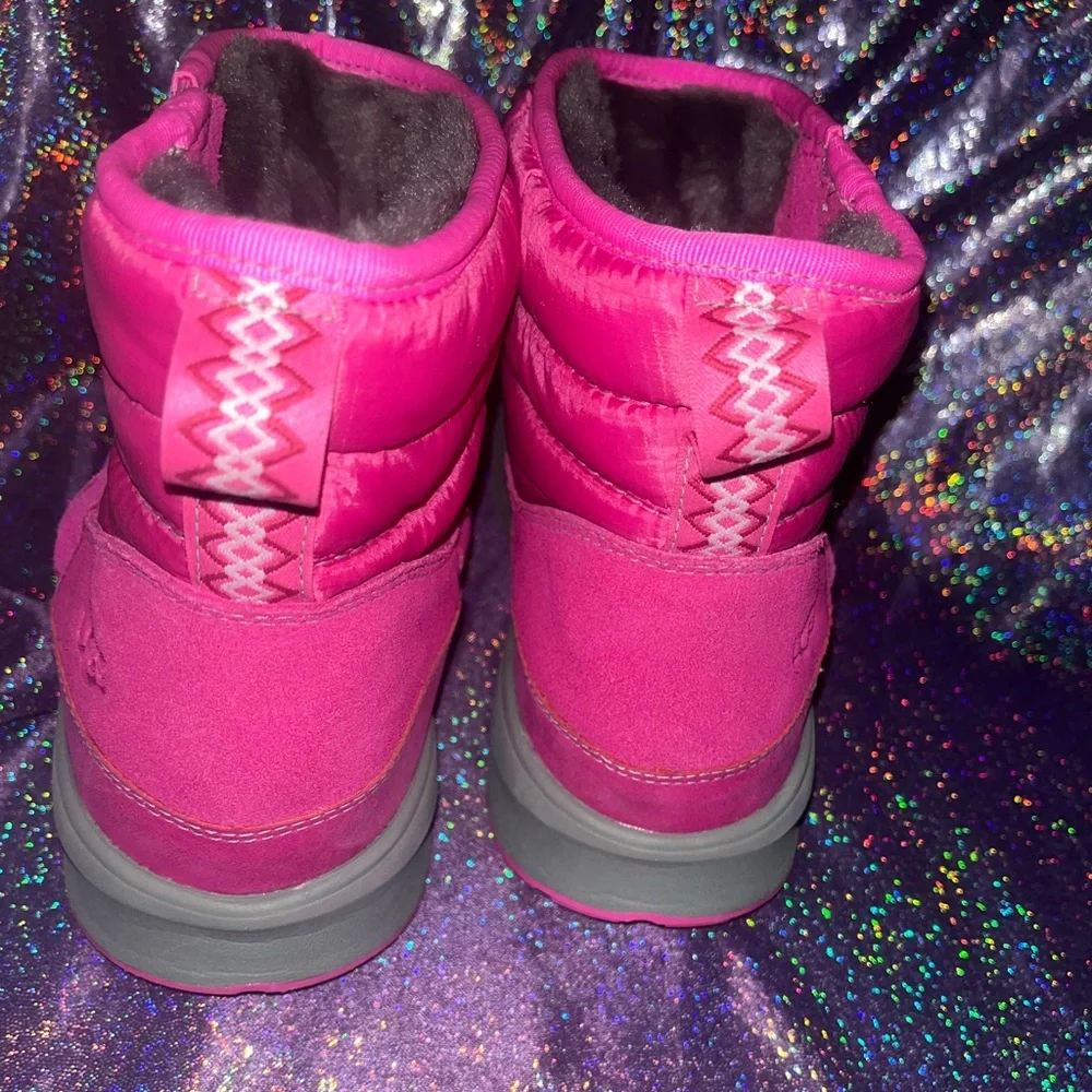 Pink Truckee Ugg Boots